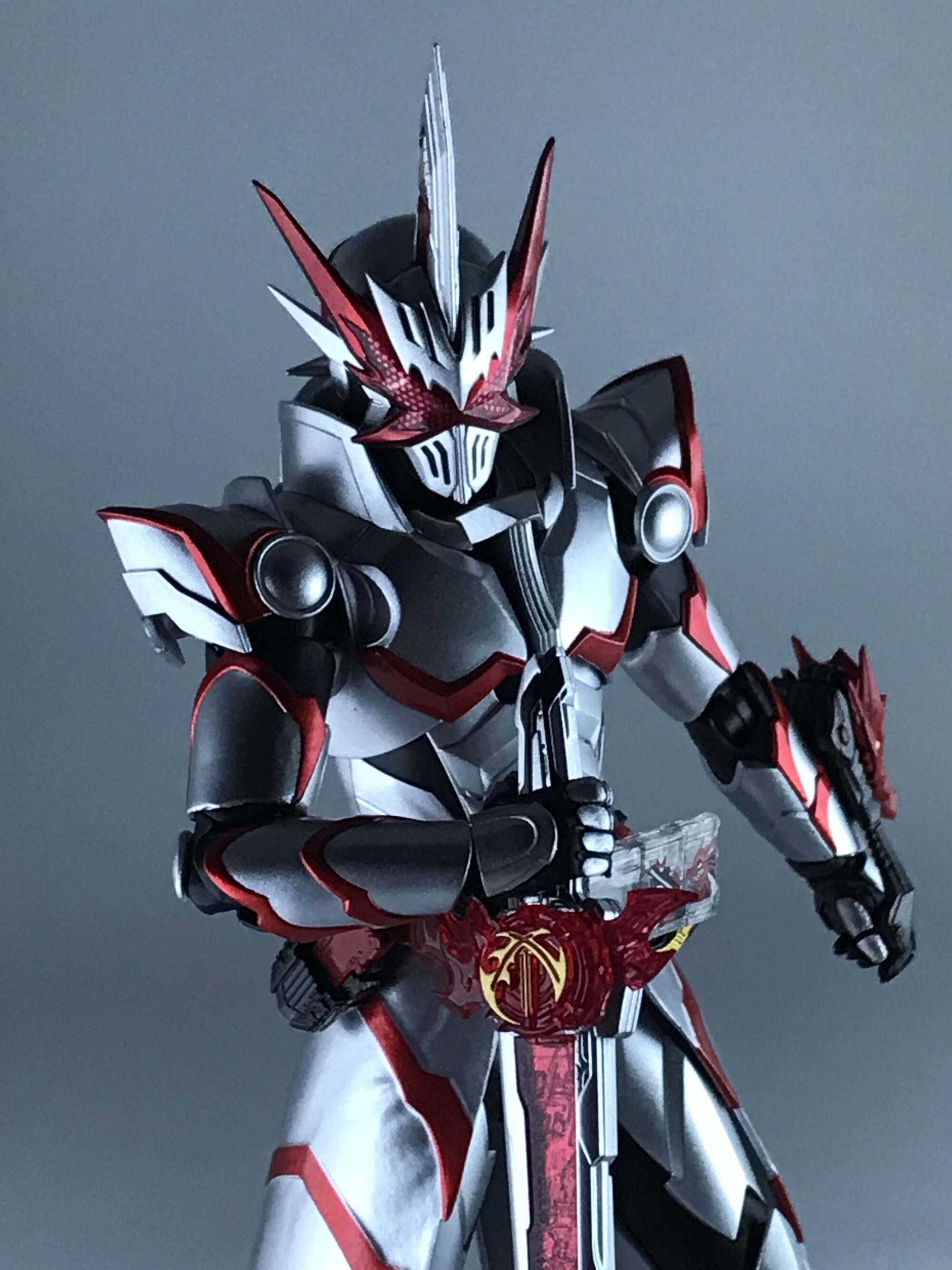 2785N5 S.H.Figuarts 仮面ライダーセイバー ドラゴニックナイト - 特撮